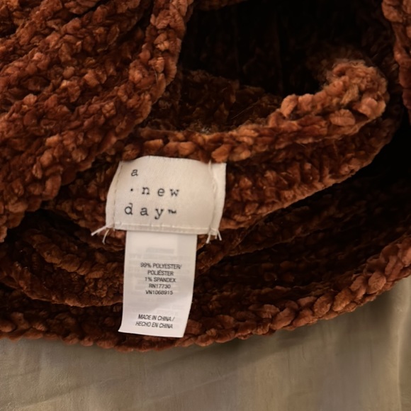 Winter hat - Picture 2 of 2